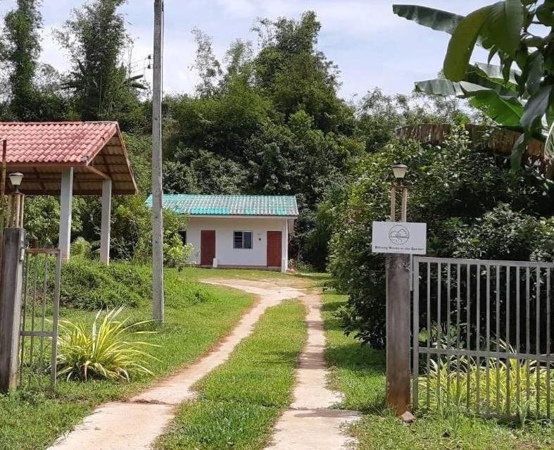 Betong House In The Garden Villa Bagian luar foto
