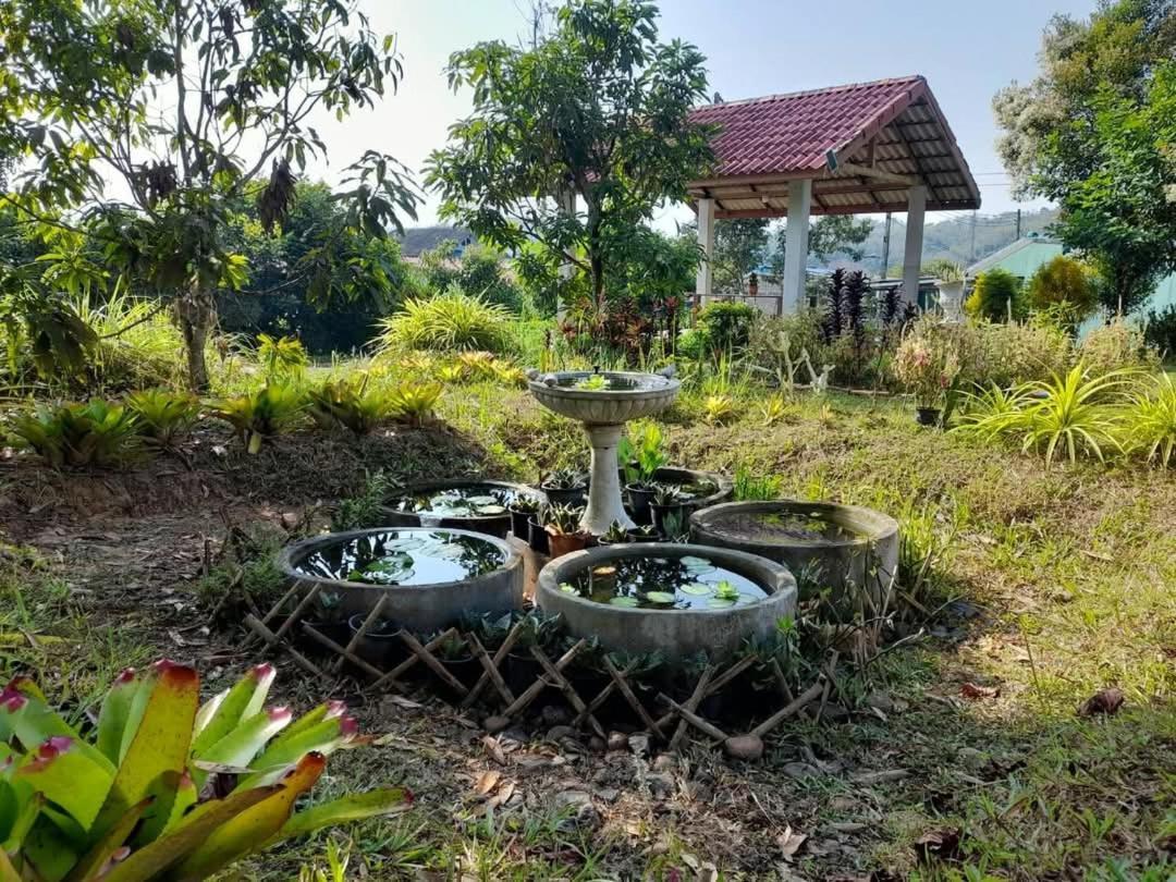 Betong House In The Garden Villa Bagian luar foto
